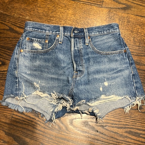 501 Original Short in Athens Mid Short - Picture 1 of 4